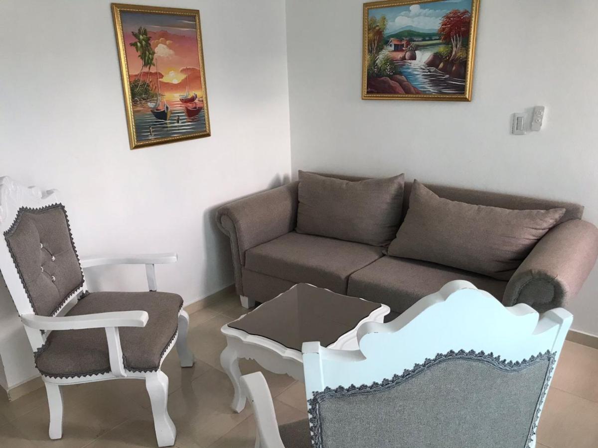 Apartamento Los Rieles Сантяго де лос Кабайерос Екстериор снимка