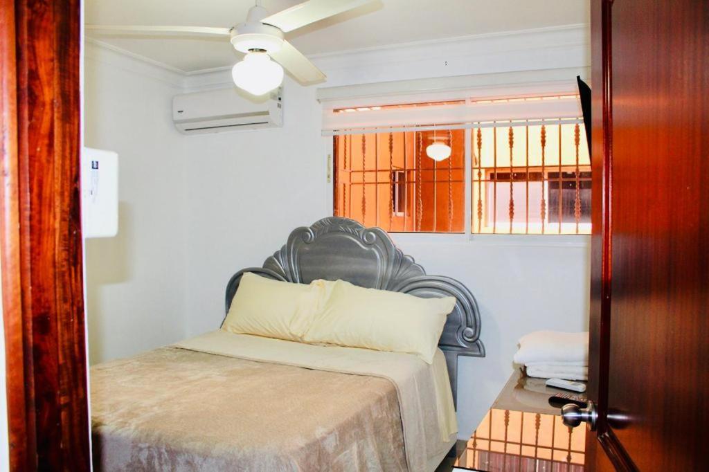Apartamento Los Rieles Сантяго де лос Кабайерос Екстериор снимка